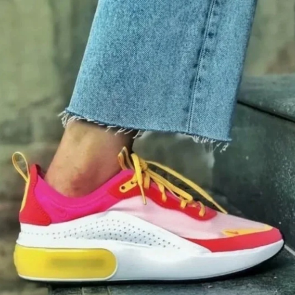 NIKE Air Max Dia SE Sneakers Running Shoes Women's AR7410-102 SIZE 9.5 -EXC Cond